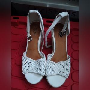 Ana Wedges